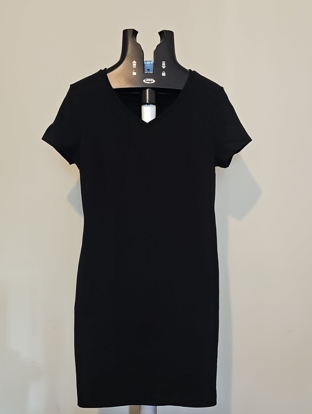 Old Navy Black V-Neck Short Sleeve Tee Dress